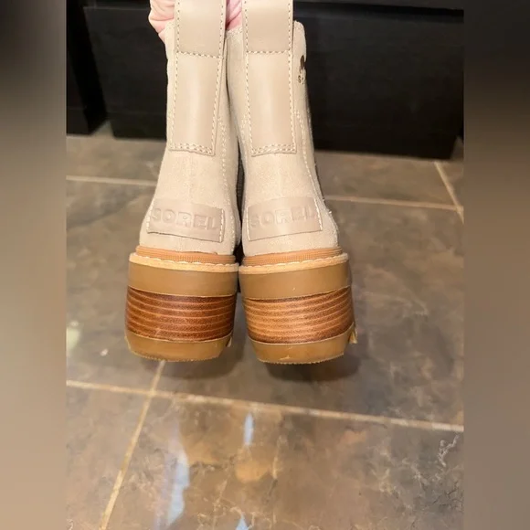 Sorel Women's Cream and Tan Ankle Boots - Picture 5 of 7